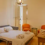 Nugolo Atelier - Light & Charm In Oltrarno